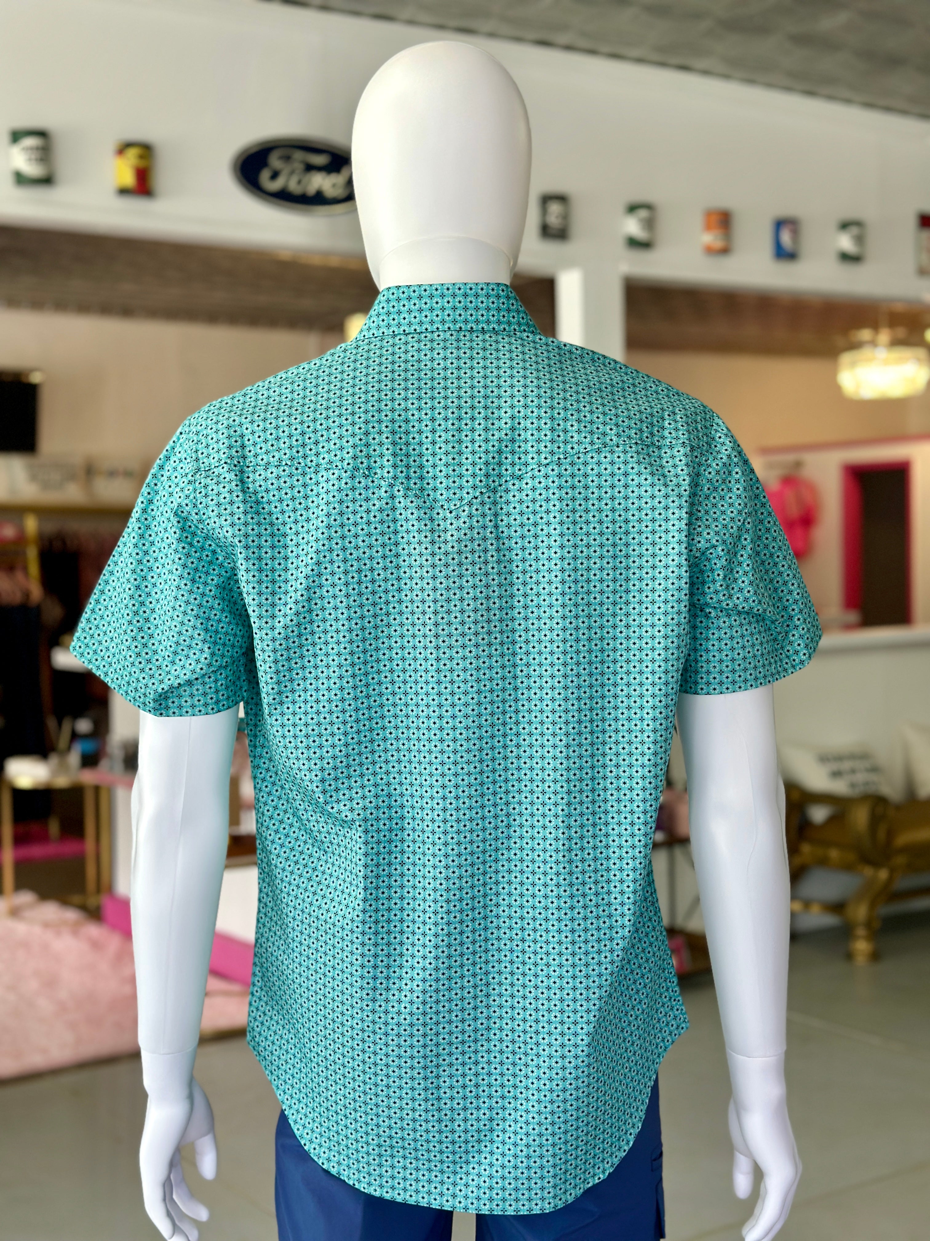 Green short sleeve pearl snap print shirt