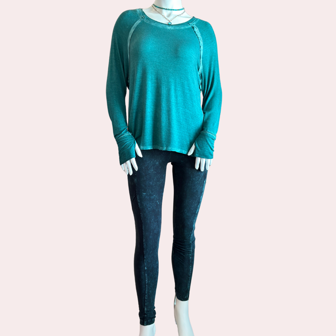 Hunter green long sleeve top with thumb hole cuffs